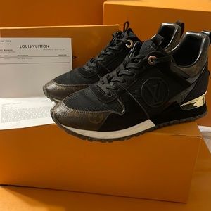 Louis Vuitton Run Away sneakers size 37.5